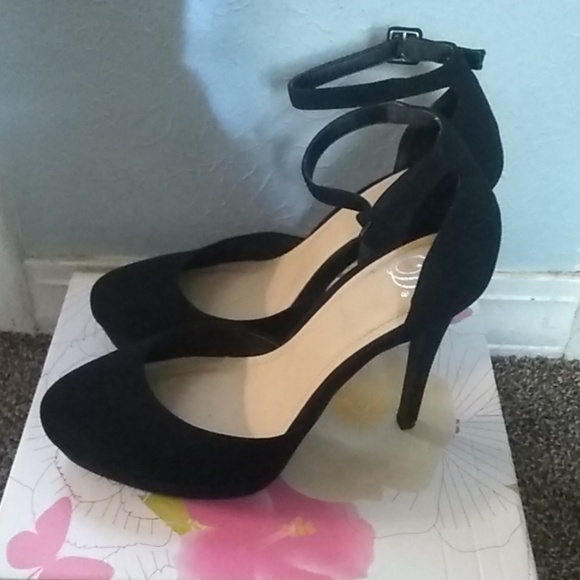 Women's dress casual club ankle-strap closed toe. - Picture 2 of 4